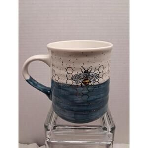 Heart Land Coffee Mug Honey Bee and Honeycomb Blue White and Gold T93